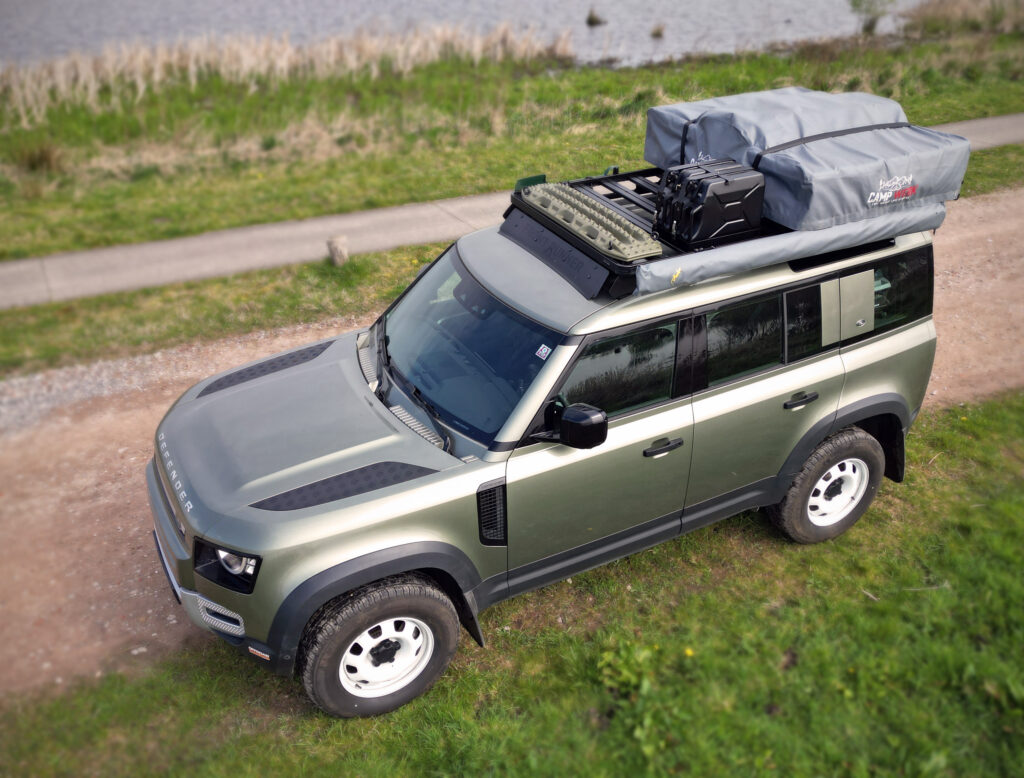 Ausgebauter Land Rover Defender zum Overland-Camper