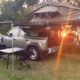 Land Rover Defender als Overland-Camper mit Dachzelt und Markise