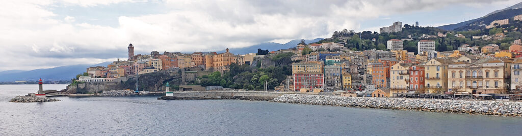 Rundreise über Korsika im Frühling: Ankunft im Hafen von Bastia