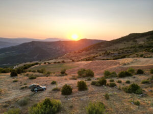 Albanien offroadfahren und wildcampen im Land Rover Defender