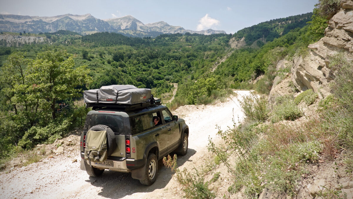 Video vom Roadtrip in unserem Land Rover Defender - Camper durch Albanien